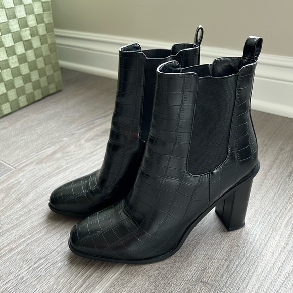 Boots - Picture 1 of 7